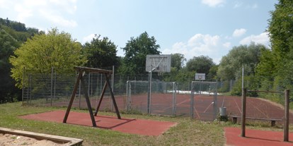 Monteurwohnung - Badezimmer: Gemeinschaftsbad - Spiel- und Sportplatz - Campus Prackenfels