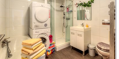 Monteurwohnung - Badezimmer: eigenes Bad - Köln - Bad 1 - Apartment 3, vollausgestattete Wohnung für 4 - 6 Personen