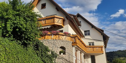 Monteurwohnung - Baiersbronn - Außenansicht des Hauses - Haus am Schroffen