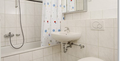 Monteurwohnung - Badezimmer: eigenes Bad - Köln - Bad - Apartment 2, vollausgestattete Wohnung für 5 - 6 Personen