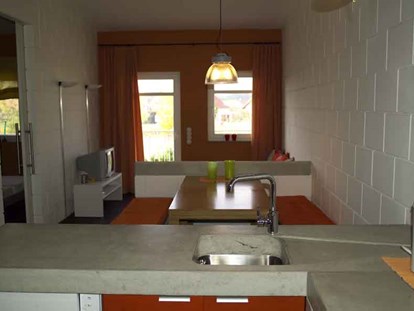 Monteurwohnung - Einzelbetten - Region Schwaben - Küche und Essbereich - Kissling Ferienwohnungen & Monteurwohnungen