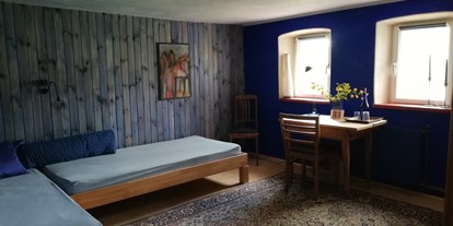 Monteurwohnung - Badezimmer: Gemeinschaftsbad - Bayern - Das BLAUE Zimmer - Monteurzimmer - Studentenzimmer - Ferienwohnung im altes Schäferhaus