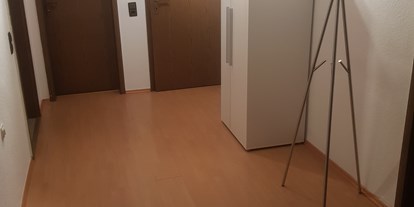 Monteurwohnung - Badezimmer: Gemeinschaftsbad - Stuttgart - geräumiger Flur - Ansprechende Monteurwohnung 70m² mit 2 Einzelzimmer