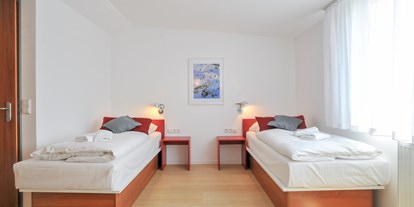Monteurwohnung - Balkon - Stuttgart - Zimmer mit Dusche/WC,TV, Klimaanlage  - Gästehaus-abz-Stuttgart