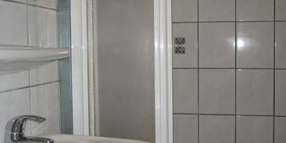 Monteurwohnung - Badezimmer: eigenes Bad - Bremen - Badezimmer - Gemütliches Monteurzimmer in Gröpelingen, Bremen
