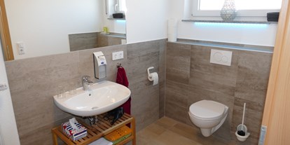 Monteurwohnung - Lauchheim - Badezimmer mit Dusche u. WC - Haag Ferienwohnungen