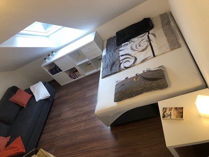 Monteurwohnung - TV - Region Schwaben - Wenn das Wohnzimmer als Schlafzimmer benötigt wird... - guest apartment niederalfingen // Aalen-Ellwangen-Heidenheim-Schwäbisch Gmünd