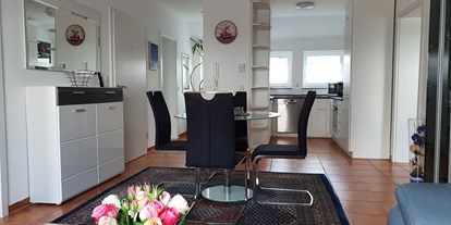 Monteurwohnung - Zimmertyp: Einzelzimmer - Hessen Süd - Wohn- Essbereich Wohnung DG
 - Ferienwohnung Hahn in Fulda