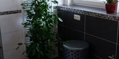 Monteurwohnung - Zimmertyp: Einzelzimmer - Hessen Süd - WC Bad Wohnung DG - Ferienwohnung Hahn in Fulda