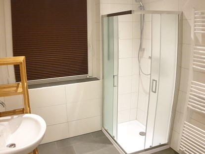 Monteurwohnung - Badezimmer: Gemeinschaftsbad - Hessen - Coliving City - Monteurzimmer, Workers rooms