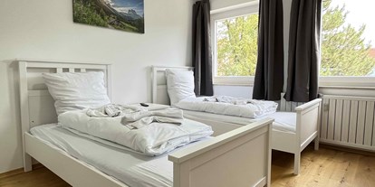 Monteurwohnung - Schwandorf - Schlafzimmer - Kleine Monteurwohnung mit Balkon (SAD153)