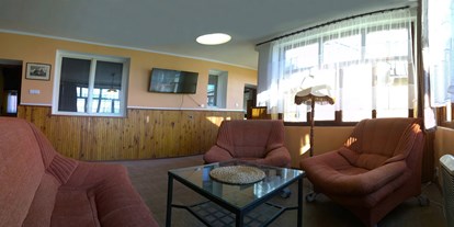 Monteurwohnung - Zimmertyp: Mehrbettzimmer - Tschechien - Gemeinschaftsraum II - Otrokovice Sokolovna