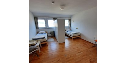 Monteurwohnung - Baiersbronn - Schlafzimmer 1 - Business Apartment Aida, 6 Personen, Einzelbetten