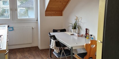 Monteurwohnung - Zimmertyp: Einzelzimmer - Schweiz - Grosses Zimmer mit eigenem Bad und Balkon in Schüpbach