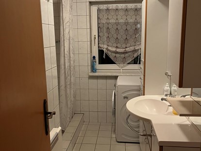 Monteurwohnung - Badezimmer: eigenes Bad - Monteurunterkunft Lekic