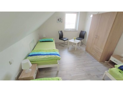 Monteurwohnung - Zimmertyp: Doppelzimmer - Region Schwaben - Schlafzimmer 2 - Ferienwohung Hanna, 3 Zimmer, Küche, Bad