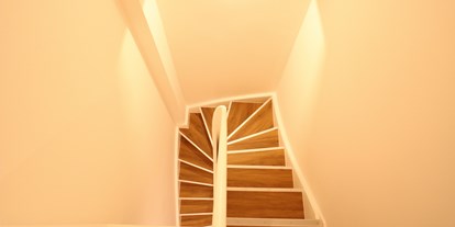Monteurwohnung - Badezimmer: Gemeinschaftsbad - Treppenbereich Maisonette
 - Sanierte 4-Zimmer Monteurwohnung 2-8 Personen 