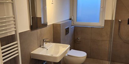 Monteurwohnung - Badezimmer: eigenes Bad - Köln - auszeit appartements & rooms