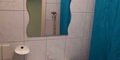 Monteurwohnung - Badezimmer: Gemeinschaftsbad - Wien - Monteurzimmer Reiser