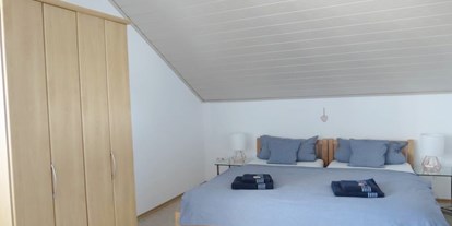 Monteurwohnung - Altmannstein - Doppelzimmer 1
Ferienwohnung 2 mit 2 Einzelbetten, die je Bedarf getrennt, oder zusammengestellt werden können.  - Ferienwohnungen Liebl im Altmühltal