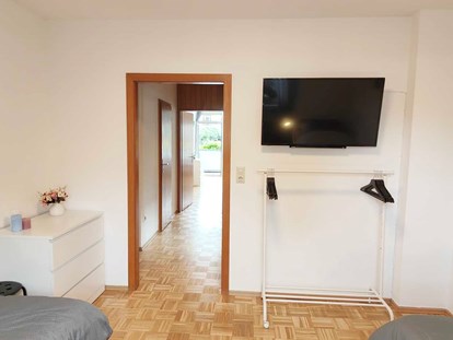 Monteurwohnung - Zimmertyp: Doppelzimmer - Hessen Süd - Schlafzimmer, HomeRent Unterkunft in Hanau - HomeRent in Hanau, Rodenbach, Erlensee, Altenstadt, Ronneburg