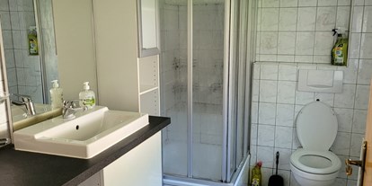 Monteurwohnung - Badezimmer: Gemeinschaftsbad - Hessen - Badezimmer - Großkrotzenburg