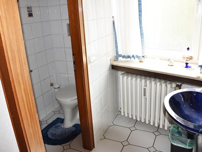 Monteurwohnung - Einzelbetten - Köln, Bonn, Eifel ... - Gäste-WC, HomeRent Unterkunft in Euskirchen - HomeRent in Euskirchen 
