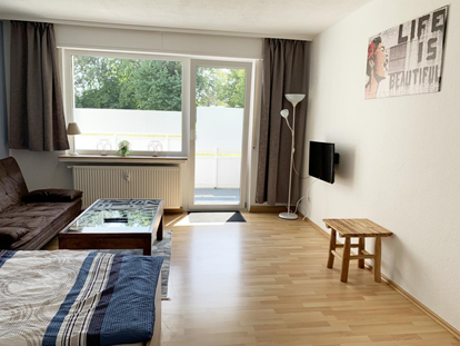 Monteurwohnung - Bettwäsche: Bettwäsche inklusive - Nordrhein-Westfalen - Schlaf-/Wohnbereich, HomeRent Unterkunft in Hemer - HomeRent in Hemer (Sauerland)