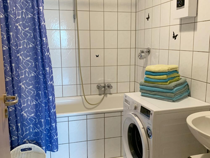 Monteurwohnung - Kühlschrank - Nordrhein-Westfalen - Badezimmer, HomeRent Unterkunft in Hemer - HomeRent in Hemer (Sauerland)