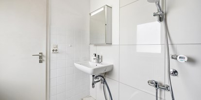 Monteurwohnung - Einzelbetten - Stuttgart - Badezimmer, HomeRent Unterkunft in Köngen - HomeRent in Köngen