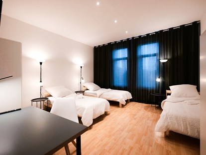Monteurwohnung - Badezimmer: Gemeinschaftsbad - NOVA BEDS Neue Monteurwohnungen im Haus Weseler, Duisburg-Walsum