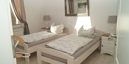 Monteurwohnung - WLAN - Bremen - Schlafzimmer 1 - Entspannte Auszeit in Bremerhaven - perfekt gelegen & gut ausgestattet für 4 Personen