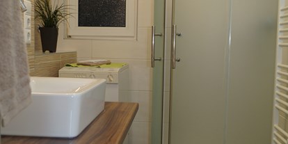Monteurwohnung - Zimmertyp: Einzelzimmer - Bremen - Badezimmer - Entspannte Auszeit in Bremerhaven - perfekt gelegen & gut ausgestattet für 4 Personen