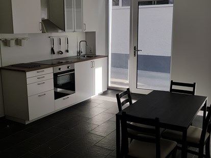 Monteurwohnung - Zimmertyp: Doppelzimmer - Region Schwaben - Essbereich Apartment 11 - DONAU HOME