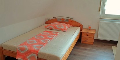 Monteurwohnung - Badezimmer: Gemeinschaftsbad - Stuttgart / Kurpfalz / Odenwald ... - Doppelbettzimmer für max 2 Personen mit ein Doppelbett - Gästezimmer Viens Besigheim