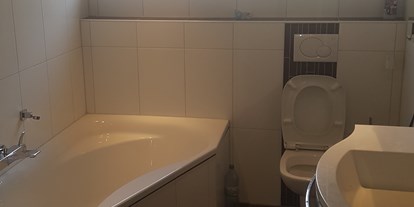 Monteurwohnung - Zimmertyp: Mehrbettzimmer - Mannheim - Gemeinschaftsbad mit Wanne und Dusche. - Monteurzimmer Melek