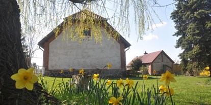 Monteurwohnung - Region Schwerin - Haus und Gartenansicht - Yardena Plötz
