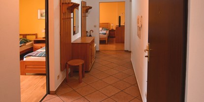 Monteurwohnung - Badezimmer: Gemeinschaftsbad - Wien - Vorzimmer - Appartement Martin 1