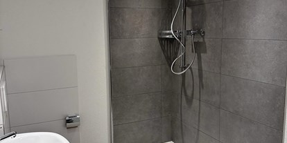 Monteurwohnung - Zimmertyp: Einzelzimmer - Schweiz - Badezimmer - Möblierte Zimmer in Meierskappel