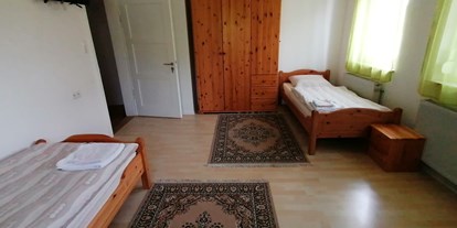 Monteurwohnung - Badezimmer: Gemeinschaftsbad - Region Schwaben - Haus in Reinsberg