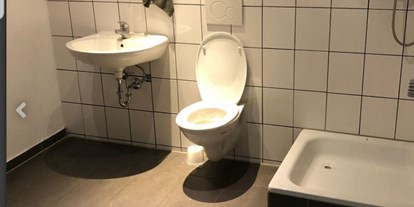 Monteurwohnung - Badezimmer: Gemeinschaftsbad - München - Badezimmer - Legend Unterkünfte