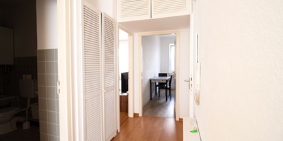 Monteurwohnung - Zimmertyp: Mehrbettzimmer - Köln - Flur, HomeRent Unterkunft in Bergisch Gladbach - HomeRent in Bergisch Gladbach
