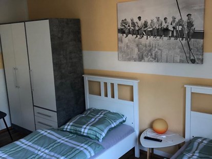 Monteurwohnung - Zimmertyp: Einzelzimmer - Deutschland - Detailfoto ( 2 Bett - Zimmer ) in der 2 Raum - Wohnung im Stadtteil Speckenbüttel  - Cityhome Bremerhaven