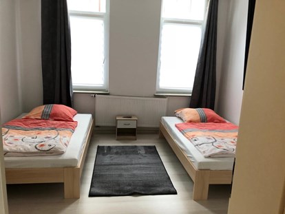 Monteurwohnung - Badezimmer: eigenes Bad - Bremen - Detailfoto ( 2 Bett Zimmer) in der 3 Raum Wohnun  Stadtteil Lehe ( Leher Bahnhof )  - Cityhome Bremerhaven