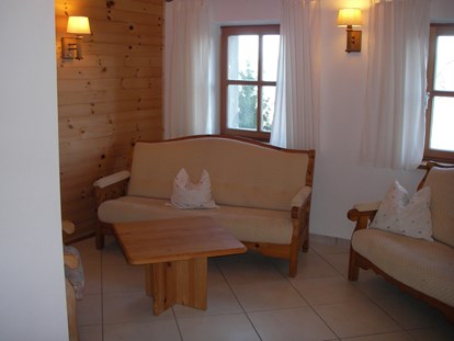 Monteurwohnung - Bettwäsche: keine Bettwäsche - Franken - Wohnzimmer - Villa Lucia in Kulmbach