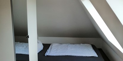 Monteurwohnung - Zimmertyp: Mehrbettzimmer - Mannheim - Doppelzimmer 1 mit Blick nach Osten - Apartment und Zimmervermietung Mannheim