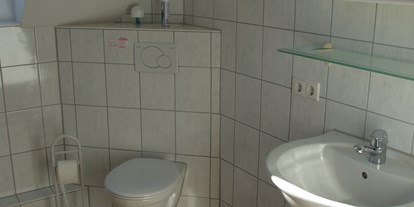 Monteurwohnung - Bad Überkingen - Badezimmer / WC - Haus Ulrich Siehler