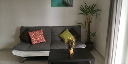 Monteurwohnung - Einzelbetten - Region Schwaben - Sofa kann auch als Schlafsofa verwendet werden  - Monteurwohnung Sauter