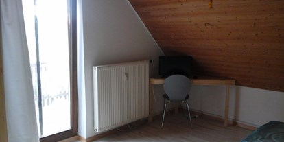 Monteurwohnung - Küche: Küchenmitbenutzung - Stuttgart / Kurpfalz / Odenwald ... - In den Zimmern ist zum Teil Platz für ein drittes Bett - Haus Johann