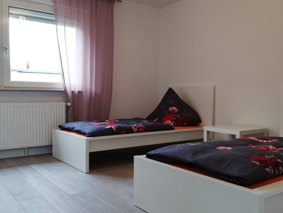 Monteurwohnung - Badezimmer: eigenes Bad - Bremen - Schlafzimmer im 1. Obergeschoss - sleep in Bremen